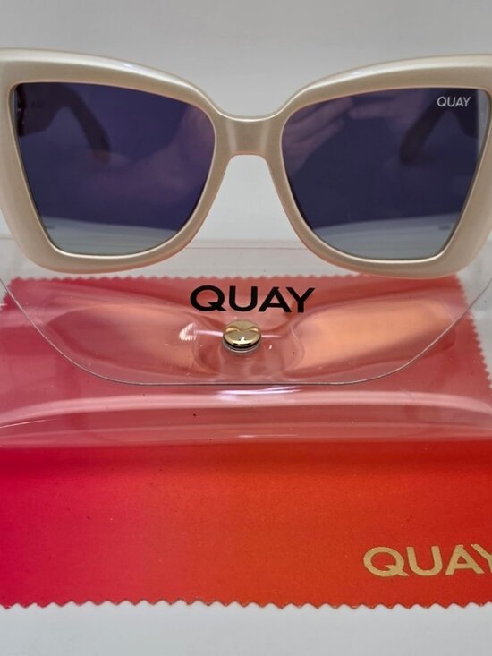 Quay Australia Chain Reaction Pearl Frame Gold Mirror Lens Cat Eye Sunglasses main image 14